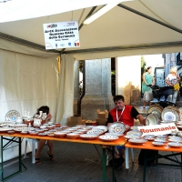 Foto Nicoloro G. 2,3,4/09/2016 Faenza ( Ravenna ) Quinta edizione del Festival Internazionale della ceramica che vede per tre giorni la cittadina romagnola, conosciuta in tutto il mondo per la ceramica, animata da stand di artigiani ed espositori ceramisti provenienti da diversi paesi del mondo. nella foto uno stand della Romania.