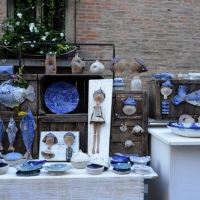 Foto Nicoloro G. 2,3,4/09/2016 Faenza ( Ravenna ) Quinta edizione del Festival Internazionale della ceramica che vede per tre giorni la cittadina romagnola, conosciuta in tutto il mondo per la ceramica, animata da stand di artigiani ed espositori ceramisti provenienti da diversi paesi del mondo. nella foto ceramiche in esposizione.