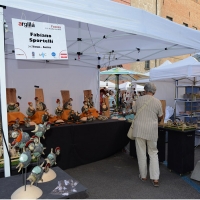 Foto Nicoloro G. 2,3,4/09/2016 Faenza ( Ravenna ) Quinta edizione del Festival Internazionale della ceramica che vede per tre giorni la cittadina romagnola, conosciuta in tutto il mondo per la ceramica, animata da stand di artigiani ed espositori ceramisti provenienti da diversi paesi del mondo. nella foto uno stand dell' Austria.