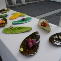 Foto Nicoloro G.  2,3,4/09/2016   Faenza ( Ravenna )  Quinta edizione del Festival Internazionale della ceramica che vede per tre giorni la cittadina romagnola, conosciuta in tutto il mondo per la ceramica, animata da stand di artigiani ed espositori ceramisti provenienti da diversi paesi del mondo. nella foto una esposizione di ceramiche.