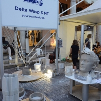 Foto Nicoloro G.  2,3,4/09/2016   Faenza ( Ravenna )  Quinta edizione del Festival Internazionale della ceramica che vede per tre giorni la cittadina romagnola, conosciuta in tutto il mondo per la ceramica, animata da stand di artigiani ed espositori ceramisti provenienti da diversi paesi del mondo. nella foto torni per stampe di ceramiche in 3D.
