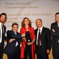 Foto Nicoloro G. 31/08/2012 Venezia Cinquantesima edizione del Premio Campiello promosso e organizzato da Confindustria Veneto. Nella sede del Casino’ di Venezia serata di premiazione dei cinque autori finalisti. nella foto Francesca Melandri – Marcello Fois – Carmine Abate – Marco Missiroli – Giovanni Montanaro