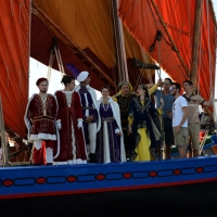 Foto Nicoloro G.   17/05/2015  Cervia ( Ravenna )   571° edizione dello " Sposalizio del Mare ", antico rito che ha il suo momento caratterizzante nel lancio in mare dell' anello da parte dell' arcivescovo e l' immediata sfida tra pescatori per recuperarlo dalle acque. nella foto figuranti in costume su una imbarcazione storica.