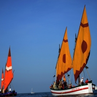 Foto Nicoloro G.   17/05/2015  Cervia ( Ravenna )   571° edizione dello \" Sposalizio del Mare \", antico rito che ha il suo momento caratterizzante nel lancio in mare dell\' anello da parte dell\' arcivescovo e l\' immediata sfida tra pescatori per recuperarlo dalle acque. nella foto tre imbarcazioni storiche prendono parte alla cerimonia in mare.
