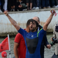 Foto Nicoloro G. 08/05/2016 Cervia ( Ravenna ) 572ma edizione dello ' Sposalizio del Mare ', cerimonia che dal 1445 testimonia l' indissolubile rapporto tra la cittadina romagnola e il mare. La manifestazione mostra il massimo della spettacolarità nel tradizionale rito della ' pesca dell' anello ', dove i giovani cervesi si contendono il trofeo che il vescovo lancia in mare. nella foto l' esultante Filippo Giulianini che per la terza volta si aggiudica l' ambito trofeo.
