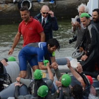 Foto Nicoloro G. 08/05/2016 Cervia ( Ravenna ) 572ma edizione dello ' Sposalizio del Mare ', cerimonia che dal 1445 testimonia l' indissolubile rapporto tra la cittadina romagnola e il mare. La manifestazione mostra il massimo della spettacolarità nel tradizionale rito della ' pesca dell' anello ', dove i giovani cervesi si contendono il trofeo che il vescovo lancia in mare. nella foto il vincitore Filippo Giulianini viene festeggiato dai compagni di squadra.