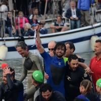 Foto Nicoloro G. 08/05/2016 Cervia ( Ravenna ) 572ma edizione dello ' Sposalizio del Mare ', cerimonia che dal 1445 testimonia l' indissolubile rapporto tra la cittadina romagnola e il mare. La manifestazione mostra il massimo della spettacolarità nel tradizionale rito della ' pesca dell' anello ', dove i giovani cervesi si contendono il trofeo che il vescovo lancia in mare. nella foto l' esultante Filippo Giulianini che per la terza volta si aggiudica l' ambito trofeo.