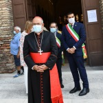 13/09/2020   Ravenna  Per il 699° anno dalla morte di Dante messa solenne nella basilica di San Francesco, dove si tennero i funerali di Dante, morto nella notte fra il 13 e il 14 settembre 1321. Di seguito la cerimonia dell' offerta, da parte del Comune di Firenze, dell' olio per alimentare la lampada votiva che arde all' interno della tomba di Dante. nella foto il cardinale Jose' Tolentino Calaca de Mendonca che ha officiato la messa solenne per Dante.