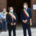 13/09/2020   Ravenna  Per il 699° anno dalla morte di Dante messa solenne nella basilica di San Francesco, dove si tennero i funerali di Dante, morto nella notte fra il 13 e il 14 settembre 1321. Di seguito la cerimonia dell' offerta, da parte del Comune di Firenze, dell' olio per alimentare la lampada votiva che arde all' interno della tomba di Dante. nella foto, da sinistra, Alessandro Martini, assessore di Firenze, e il sindaco di Ravenna Michele de Pascale.