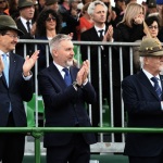 Foto Nicoloro G.   08/05/2022   Rimini  Giornata conclusiva della 93° Adunata Nazionale Alpini che culmina con la sfilata generale 
davanti alle autorita' militari e civili e una folla di spettatori. nella foto da sinistra il ministro Vittorio Colao, il ministro Lorenzo Guerini e il presidente A.N.A. Sebastiano Favero.