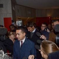 Foto Nicoloro G 14/10/2016 Milano Allestita nel Teatro Strehler la camera ardente per Dario Fo, meta di personaggi e gente comune che hanno voluto rendere omaggio al Premio Nobel scomparso. nella foto i leaders del M5S Luigi Di Maio e Alessandro Di Battista.