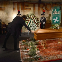 Foto Nicoloro G 14/10/2016 Milano Allestita nel Teatro Strehler la camera ardente per Dario Fo, meta di personaggi e gente comune che hanno voluto rendere omaggio al Premio Nobel scomparso. nella foto anche il ministro Dario Franceschini ha reso omaggio a Dario Fo.