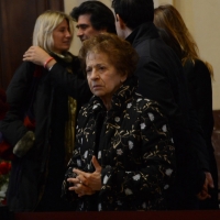 Foto Nicoloro G. 10/11/2016 Milano Allestita nella sala del Comune e aperta al pubblico la camera ardente per l' oncologo Umberto Veronesi. nella foto la moglie dell' oncologo scomparso Sultana Razon con alcuni dei sette figli.