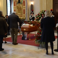 Foto Nicoloro G. 10/11/2016 Milano Allestita nella sala del Comune e aperta al pubblico la camera ardente per l' oncologo Umberto Veronesi. nella foto tantissimi i cittadini comuni che hanno portato l' ultimo saluto all' illustre oncologo scomparso.