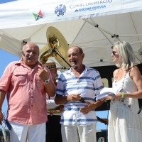 Foto Nicoloro G. 15/08/2016 Cervia ( Ravenna ) Ventiquattresima edizione di ' Cervia, la spiaggia ama il libro ', manifestazione che culmina il giorno di Ferragosto con il tradizionale sbarco degli scrittori sulla spiaggia a bordo di antiche imbarcazioni. nella foto da sinistra Cesare Brusi Raoul Casadei Francesca Cantiani.