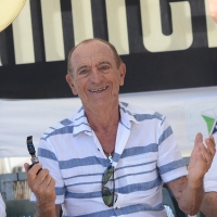 Foto Nicoloro G. 15/08/2016 Cervia ( Ravenna ) Ventiquattresima edizione di ' Cervia, la spiaggia ama il libro ', manifestazione che culmina il giorno di Ferragosto con il tradizionale sbarco degli scrittori sulla spiaggia a bordo di antiche imbarcazioni. nella foto Raoul Casadei, che in quest a giornata ha festeggiato il suo 79 compleanno.