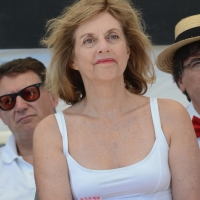 Foto Nicoloro G. 15/08/2016 Cervia ( Ravenna ) Ventiquattresima edizione di ' Cervia, la spiaggia ama il libro ', manifestazione che culmina il giorno di Ferragosto con il tradizionale sbarco degli scrittori sulla spiaggia a bordo di antiche imbarcazioni. nella foto la scrittrice Antonella Boralevi presente con il libro ' Gli uomini e l' amore '.