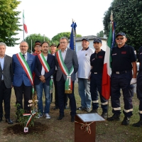 Foto Nicoloro G. 04/08/2017 Mandriole ( Ravenna ) Commemorazione della morte di Anita Garibaldi avvenuta il 04/08/1849 nella Fattoria Guiccioli in localita' Mandriole. nella foto le autorita' alla svelatura della niuova rosa dedicata ad Anita.