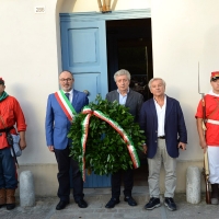Foto Nicoloro G. 04/08/2017 Mandriole ( Ravenna ) Commemorazione della morte di Anita Garibaldi avvenuta il 04/08/1849 nella Fattoria Guiccioli in localita' Mandriole. nella foto le autorita' da sinistra Eugenio Fusignani, vicesindaco di Ravenna, Lorenzo Cottignoli, presidente Federazione delle Cooperative, proprietaria della fattoria Guiccioli, e Giannantonio Mingozzi, presidente Fondazione Museo del Risorgimento, depongono una corona sul monumento ad Anita Garibaldi.