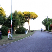 Foto Nicoloro G. 04/08/2016 loc. Mandriole ( Ravenna ) Commemorazione della morte di Anita Garibaldi avvenuta il 04/08/1849 nella Fattoria Guiccioli in località Mandriole ( Ravenna ). nella foto la cerimonia dell\' ammaina bandiera nell\' ora stessa, 19,45, in cui l\' eroina sudamericana morì per gli stenti e la malaria che l\' aveva colpita nella drammatica fuga che la vide protagonista con l\' eroe dei Due Mondi e pochi fedeli per sfuggire alle truppe austriache.