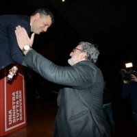 Foto Nicoloro G. 18/02/2017   Rimini   Seconda giornata del Congresso fondativo di Sinistra Italiana. nella foto Michele Emiliano va a salutare Arturo Scotto durante l' intervento di quest' ultimo.
