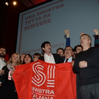 Foto Nicoloro G.  19/02/2017    Rimini   Terza giornata conclusiva del Congresso fondativo di Sinistra Italiana. nella foto al centro del palco Nicola Fratoianni, Fabio Mussi e Nichi Vendola intonano \' Bella Ciao \'.
