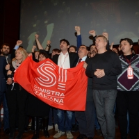 Foto Nicoloro G.  19/02/2017    Rimini   Terza giornata conclusiva del Congresso fondativo di Sinistra Italiana. nella foto al centro del palco Nicola Fratoianni, Fabio Mussi e Nichi Vendola intonano \' Bella Ciao \'.