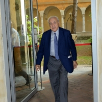 Foto Nicoloro G. 14/09/2018 Ravenna Continua l' ottava edizione di ' Dante 2021 ' il festival dedicato al Sommo Poeta e che quest' anno ha come titolo ' con l' animo che vince ogne battaglia '. L' evento, voluto dalla Fondazione Cassa di Risparmio di Ravenna con la direzione artistica dell' Accademia della Crusca, culminera' nel 2021, ricorrenza del settimo centenario della morte del Poeta. nella foto il professore Francesco Sabatini, presidente onorario dell' Accademia della Crusca.