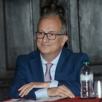 Foto Nicoloro G. 14/09/2018 Ravenna Continua l' ottava edizione di ' Dante 2021 ' il festival dedicato al Sommo Poeta e che quest' anno ha come titolo ' con l' animo che vince ogne battaglia '. L' evento, voluto dalla Fondazione Cassa di Risparmio di Ravenna con la direzione artistica dell' Accademia della Crusca, culminera' nel 2021, ricorrenza del settimo centenario della morte del Poeta. nella foto Paolo D' Achille, professore di Linguistica e socio dell' Accademia della Crusca.