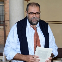 Foto Nicoloro G. 15/09/2018 Ravenna Continua l\' ottava edizione di \' Dante 2021 \' il festival dedicato al Sommo Poeta e che quest\' anno ha come titolo \' con l\' animo che vince ogne battaglia \'. L\' evento, voluto dalla Fondazione Cassa di Risparmio di Ravenna con la direzione artistica dell\' Accademia della Crusca, culminera\' nel 2021, ricorrenza del settimo centenario della morte del Poeta. nella foto il giornalista Stefano Salis.