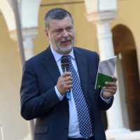 Foto Nicoloro nG. 15/09/2018 Ravenna Continua l\' ottava edizione di \' Dante 2021 \' il festival dedicato al Sommo Poeta e che quest\' anno ha come titolo \' con l\' animo che vince ogne battaglia \'. L\' evento, voluto dalla Fondazione Cassa di Risparmio di Ravenna con la direzione artistica dell\' Accademia della Crusca, culminera\' nel 2021, ricorrenza del settimo centenario della morte del Poeta. nella foto Domenico De Martino, direttore artistico di Dante 2021.