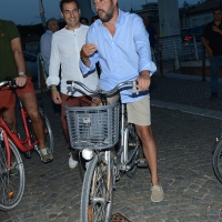 Foto Nicoloro G. 29/07/2017 Cervia ( Ravenna ) Comizio del segretario federale della Lega Nord alla Festa Nazionale Lega Nord Romagna. nella foto Matteo Salvini al suo arrivo in bicicletta.