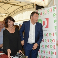 Foto Nicoloro G. 03/09/2017 Ravenna Il segretario del PD interviene alla Festa dell' Unita' e pranza con alcune centinaia di persone. nella foto Matteo Renzi al tavolo dove pranzera'.