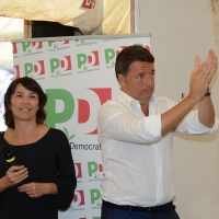 Foto Nicoloro G. 03/09/2017 Ravenna Il segretario del PD interviene alla Festa dell\' Unita\' e pranza con alcune centinaia di persone. nella foto Matteo Renzi con la segretaria del PD di Ravenna Eleonora Proni.