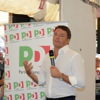 Foto Nicoloro G. 03/09/2017 Ravenna Il segreatario del PD interviene alla Festa dell\' Unita\' e pranza con alcune centinaia di persone. nella foto Matteo Renzi mentre interviene durante il pranzo.