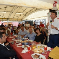 Foto Nicoloro G. 03/09/2017 Ravenna Il segretario del PD interviene alla Festa dell' Unita' e pranza con alcune centinaia di persone. nella foto Matteo Renzi mentre interviene durante il pranzo.