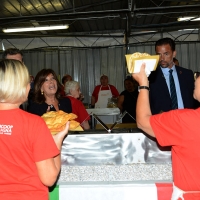 Foto Nicoloro G. 04/09/2018 Ravenna Festa Nazionale de l' Unita'. nella foto la presidente del Senato Maria Elisabetta Alberti Casellati visita uno stand di volontari.