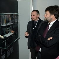 Foto Nicoloro G. 13/12/2017 Ferrara Inaugurazione della prima parte del Meis, il Museo Nazionale dell' Ebraismo Italiano e della Shoah, con la mostra “ Ebrei, una storia italiana: i primi mille anni ”. nella foto il ministro Dario Franceschini durante la sua visita alla mostra.