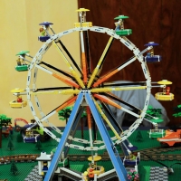 Foto Nicoloro G. 16/11/2018 Ravenna Inaugurato il ' Ravenna Brick Festival ', mostra di collezioni ed opere originali realizzate con i mattoncini LEGO. Nella citta' famosa per i suoi mosaici si e' voluto accostare i moderni mattoncini della LEGO alle antiche tessere dei mosaici nel comune concetto di assemblaggio che le due creazioni utilizzano. L' intera esposizione si articola in diversi temi come Star Wars, Pianeta Artico, Architetture, La storia di Batman. nella foto la riproduzione di una ruota panoramica.