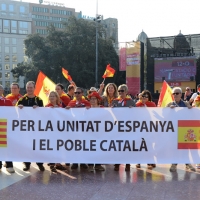 Foto Nicoloro G.   12/10/2017    Barcellona     Manifestazione con corteo degli unionisti per l' unita' della Spagna contro il progetto dell' indipendenza della Catalogna. nella foto lungo il corteo striscioni e cartelli per l' unita'.
