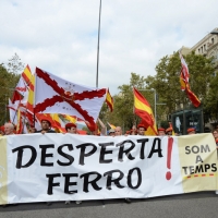 Foto Nicoloro G.   12/10/2017    Barcellona     Manifestazione con corteo degli unionisti per l\' unita\' della Spagna contro il progetto dell\' indipendenza della Catalogna. nella foto lungo il corteo striscioni e cartelli per l\' unita\'.