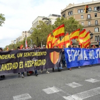 Foto Nicoloro G.   12/10/2017    Barcellona     Manifestazione con corteo degli unionisti per l\' unita\' della Spagna contro il progetto dell\' indipendenza della Catalogna. nella foto lungo il corteo striscioni e cartelli per l\' unita\'.