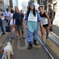 Foto Nicoloro G. 30/06/2018 Milano. Manifestazione con corteo per il Gay Pride. nella foto incontri lungo il corteo.