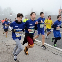 Foto Nicoloro G. 12/11/2017 Ravenna Si e\' svolta con un successo di iscrizioni, circa 10.000 partecipanti, la XIX Maratona Internazionale di Ravenna. nella foto maratoneti lungo il percorso.