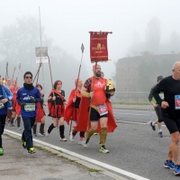 Foto Nicoloro G. 12/11/2017 Ravenna Si e\' svolta con un successo di iscrizioni, circa 10.000 partecipanti, la XIX Maratona Internazionale di Ravenna. nella foto maratoneti lungo il percorso.