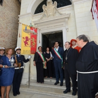 Foto Nicoloro G. 11/09/2016 Ravenna 695° anniversario della morte del Sommo Poeta e sesta edizione del ' Festival Dante 2021 ' con la tradizionale offerta dell' olio, da parte del Comune di Firenze, per la lampada che arde nella tomba di Dante Alighieri. nella foto le autorita' presenti da sinistra, l' assessore di Firenze Federica Giuliani, l' assessore di Ravenna Elsa Signorino, il sindaco Michele De Pascale e l' arcivescovo Lorenzo Ghizzoni.