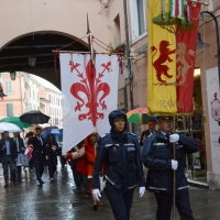 Foto Nicoloro G. 10/09/2017 Ravenna Celebrazione del 696° anniversario della morte del Sommo Poeta con l' intervento del sindaco di Firenze. nella foto gli stendardi di Ravenna e Firenze aprono il corteo.