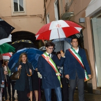 Foto Nicoloro G. 10/09/2017 Ravenna Celebrazione del 696° anniversario della morte del Sommo Poeta con l' intervento del sindaco di Firenze. nella foto i sindaci di Ravenna e Firenze, rispettivamente Michele de Pascale e Dario Nardella alla testa del corteo.