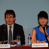 Foto Nicoloro G.   04/05/2016  Milano   Conferenza stampa di presentazione della diciassettesima edizione de \' La Milanesiana \'. nella foto l\' assessore Filippo Del Corno e Elisabetta Sgarbi.