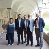 Foto Nicoloro G. 25/07/2017 Presentazione del programma dell' edizione 2017 dell' evento ' Dante 2021 ', ricorrenza del VII centenario della morte del Sommo Poeta. Questa edizione che si svolgera' dal 13 al 17 settembre ha per titolo ' il lungo studio e il grande amore '. nella foto da sinistra l' assessore Elsa Signorino, il sindaco di Ravenna Michele de Pascale, il direttore artistico di Dante 2021 Domenico De Martino, il presidente ABI Antonio Patuelli e il presidente della Fondazione Cassa di Risparmio di Ravenna Ernesto Giuseppe Alfieri.